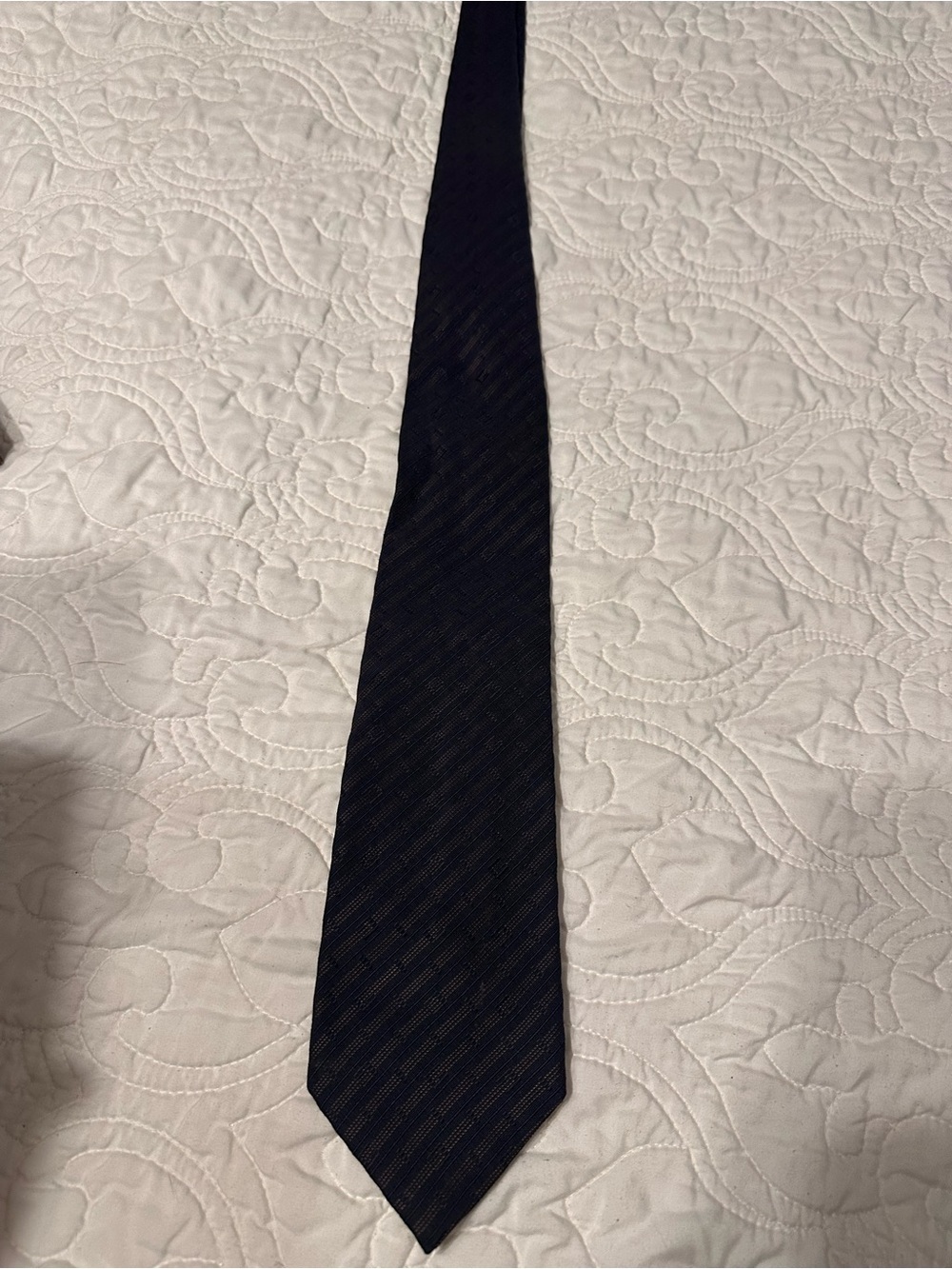 Gucci Black Men's Silk Tie - Elegant Striped Design